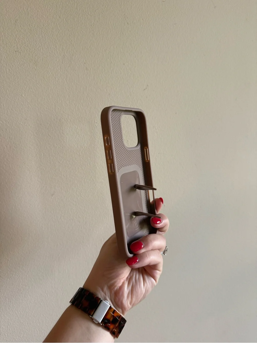 Pebbled stone loopy iPhone 16 pro max!